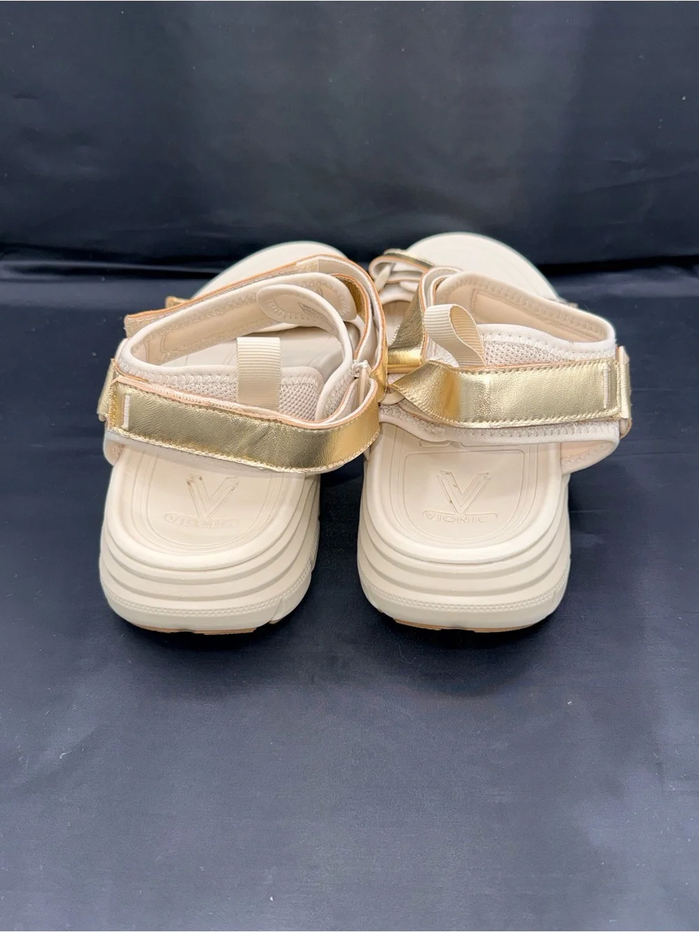 Vionic Walk Max Wanderer Metallic Gold Chunky Platform Sport Sandal Gorpcore 11